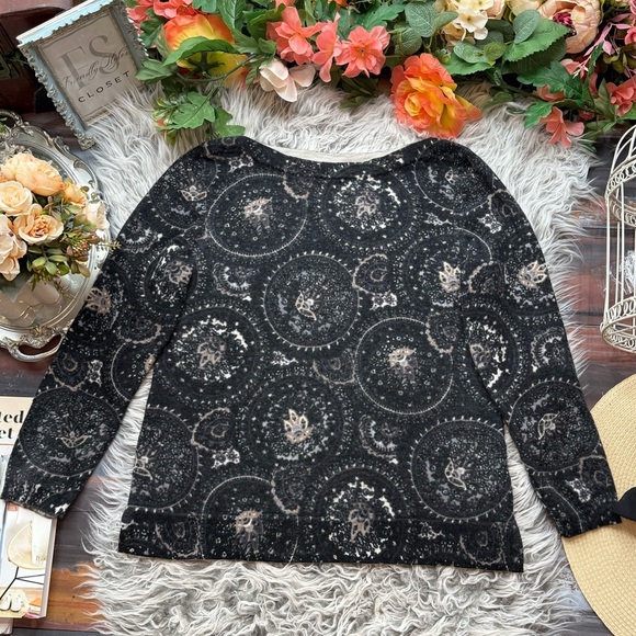 Talbots 100% Merino Wool Black Beige Medallion Print Pullover Warm Sweater - Picture 12 of 13